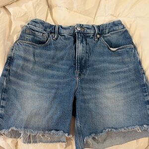 Good American Classic High-Rise Blue Denim Shorts sz. 28.